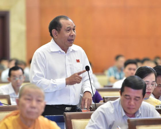 Áp dụng 'kỳ họp không giấy' nhưng luôn cần công chức '4T' ảnh 1