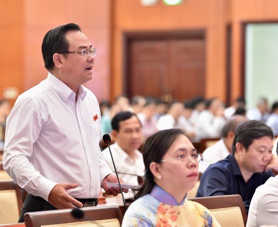 Áp dụng 'kỳ họp không giấy' nhưng luôn cần công chức '4T' ảnh 2