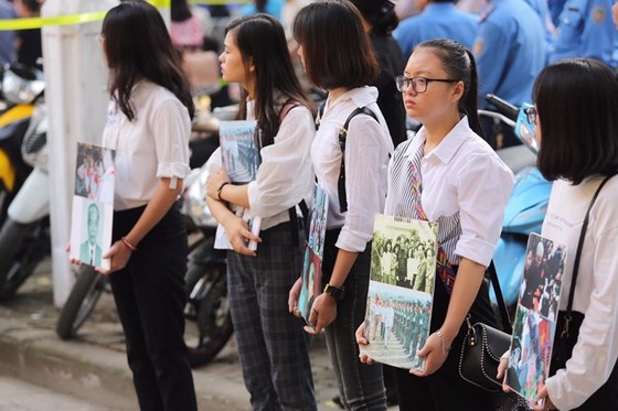 Quê nhà đón linh cữu nguyên Tổng Bí thư Đỗ Mười về nơi an nghỉ cuối cùng ảnh 41