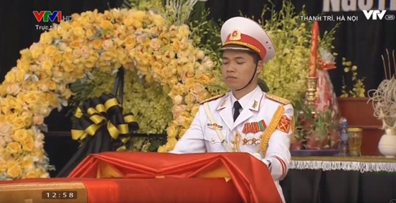 Quê nhà đón linh cữu nguyên Tổng Bí thư Đỗ Mười về nơi an nghỉ cuối cùng ảnh 16