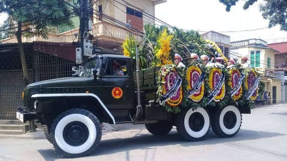 Quê nhà đón linh cữu nguyên Tổng Bí thư Đỗ Mười về nơi an nghỉ cuối cùng ảnh 32