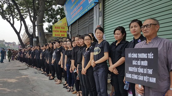 Quê nhà đón linh cữu nguyên Tổng Bí thư Đỗ Mười về nơi an nghỉ cuối cùng ảnh 50