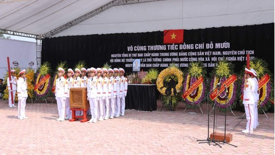 Quê nhà đón linh cữu nguyên Tổng Bí thư Đỗ Mười về nơi an nghỉ cuối cùng ảnh 17