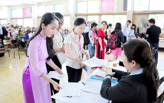 Nỗ lực tuyển giáo viên cho năm học mới ảnh 2