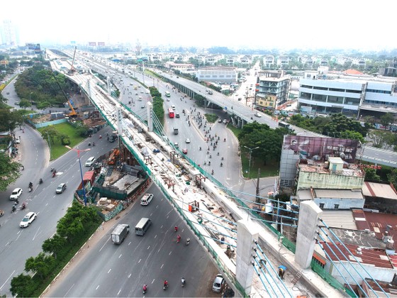 Metro Bến Thành - Suối Tiên đang thi công tại quận Bình Thạnh. Ảnh: CAO THĂNG