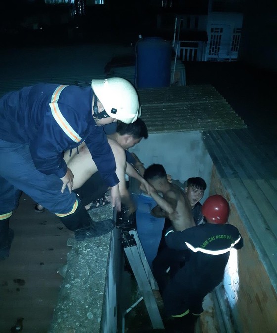Cứu 1 người trong vụ cháy nhà dân tại quận Gò Vấp ảnh 1