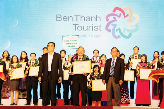 Benthanh Tourist 8 năm liền đạt “Tốp 10 doanh nghiệp lữ hành hàng đầu TPHCM” ảnh 1