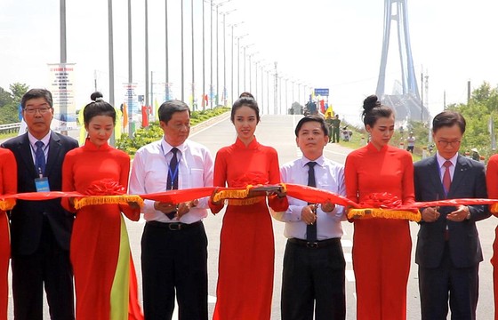 Khánh thành và chính thức thông xe cầu Vàm Cống ảnh 1