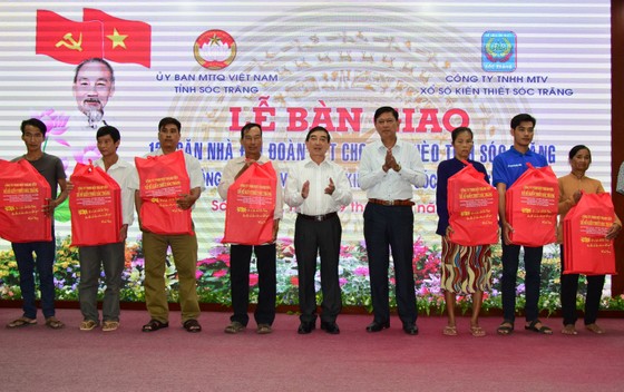 Sóc Trăng trao 125 căn nhà đại đoàn kết cho hộ nghèo ảnh 2