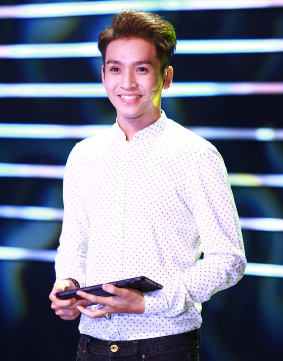 Mải chạy show, Bạch Công Khanh thế chân Đại Nghĩa ảnh 1