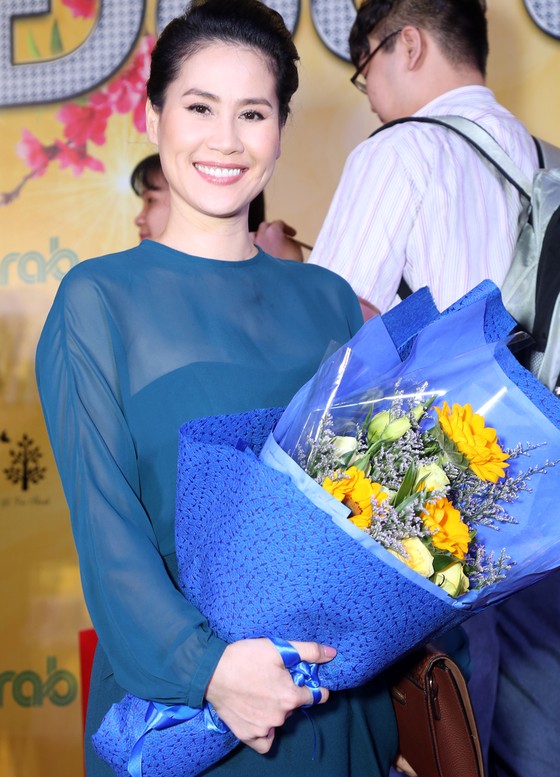 Như Quỳnh bất ngờ dự ra mắt phim Tết cùng Hoài Linh ảnh 6