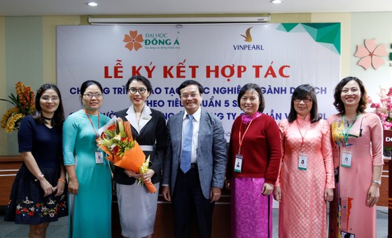 Ký kết chương trình đào tạo thực nghiệp ngành du lịch theo tiêu chuẩn 5 sao ảnh 1