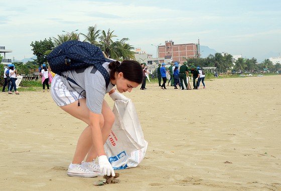 Hơn 500 người tham gia Lễ phát động chương trình “Chung tay bảo vệ đại dương” ảnh 1