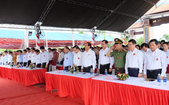 Đảng, Nhà nước và nhân dân luôn ghi nhớ công lao, sự hi sinh của các anh hùng, liệt sĩ ảnh 3