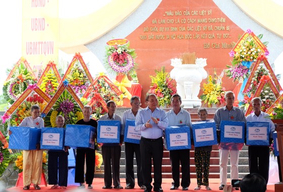 Đảng, Nhà nước và nhân dân luôn ghi nhớ công lao, sự hi sinh của các anh hùng, liệt sĩ ảnh 4
