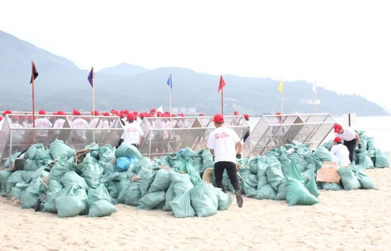 800 người tham gia “Giải cứu đại dương” tại Đà Nẵng ảnh 6