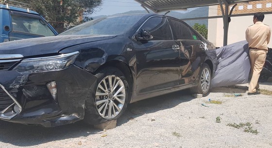 Cán bộ tòa án ngồi xe ô tô gây tai nạn rồi bỏ chạy ảnh 1