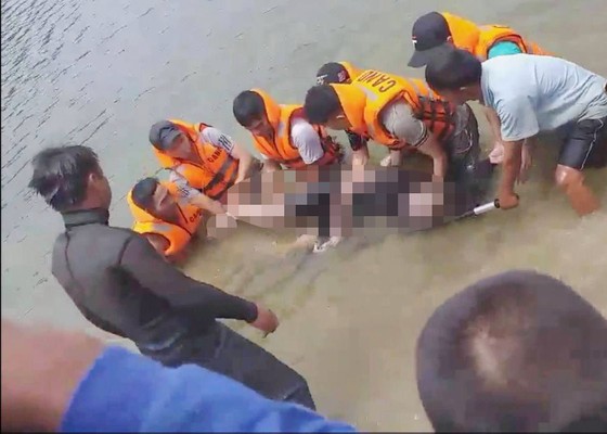 Chèo xuồng ra đập nước câu cá, 3 người tử vong ảnh 1