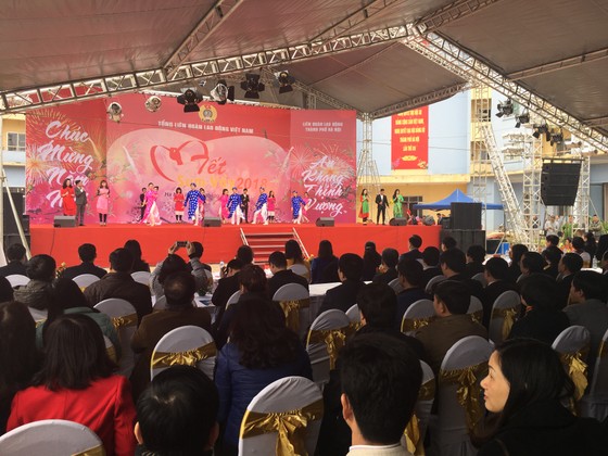 Tổ chức chương trình “Tết sum vầy 2018” hỗ trợ người lao động đón Tết ảnh 2