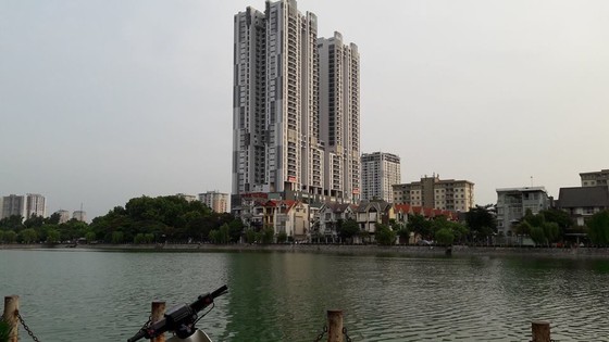 Rung lắc mạnh ở Hà Nội sáng nay 21-11 ảnh 1