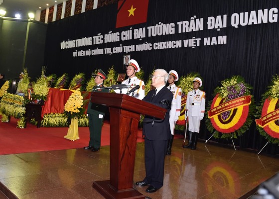 Xúc động tiễn đưa Chủ tịch nước Trần Đại Quang về nơi an nghỉ cuối cùng ảnh 1