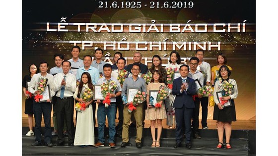 Thông tin tích cực phải là dòng chủ lưu trên báo chí ảnh 1