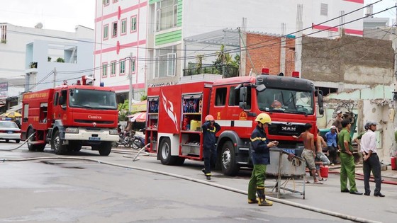 Cháy quán cơm nghi do rò rỉ khí ga ảnh 1