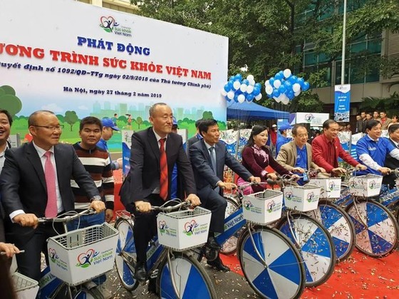 Thủ tướng kêu gọi toàn dân tập thể dục, duy trì lối sống lành mạnh ảnh 3