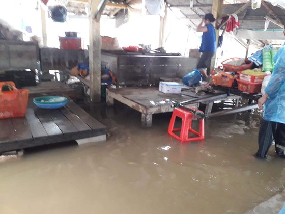 Nhiều khu vực tại Thừa Thiên - Huế bị chia cắt vì mưa lũ ảnh 2