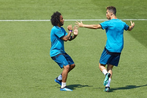 Tâm thư đầy cảm xúc của Ronaldo tiết lộ điều hối tiếc nhất ảnh 1