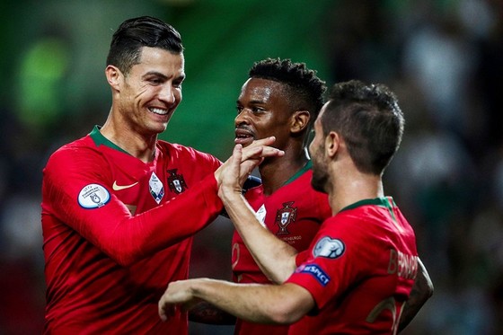 Vòng loại EURO 2020: Tam sư thua một trận vòng loại sau 10 năm ảnh 1
