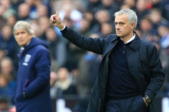 Sau mỗi vòng, Man.United lại thêm một cột mốc buồn ảnh 1
