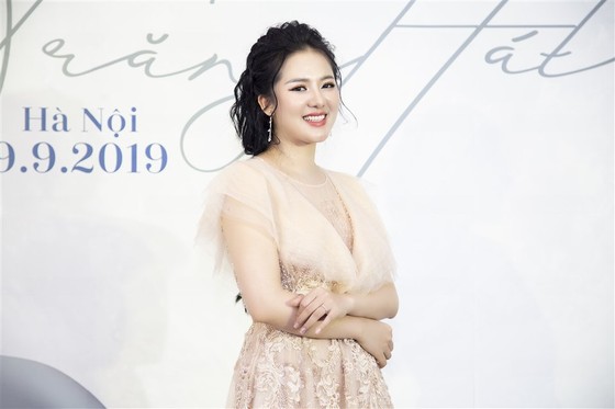 Ca sĩ Phạm Thùy Dung sẽ biểu diễn cùng Dàn nhạc Giao hưởng Mặt trời trong liveshow "Trăng hát" ảnh 1