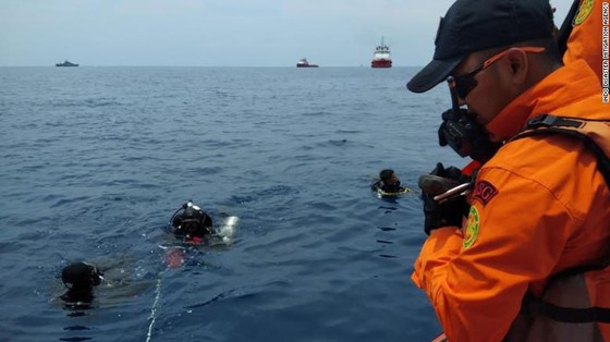 Vụ rơi máy bay tại Indonesia: Phát hiện sự cố chỉ 2 phút sau khi cất cánh ảnh 2