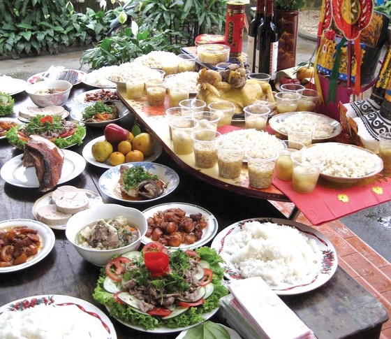 Mâm cơm chiến sĩ ảnh 1