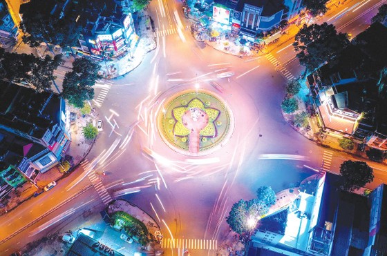 Muôn sắc bùng binh ảnh 4