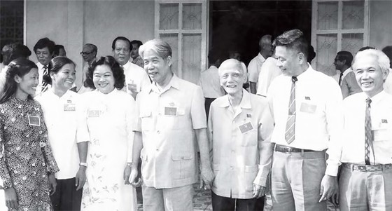 Người cộng sản mẫu mực trung kiên ảnh 1