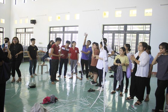 Cô gái chinh phục 12 trường đại học Mỹ dạy hè miễn phí học sinh đảo Lý Sơn ảnh 1