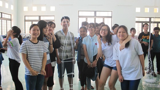 Cô gái chinh phục 12 trường đại học Mỹ dạy hè miễn phí học sinh đảo Lý Sơn ảnh 2