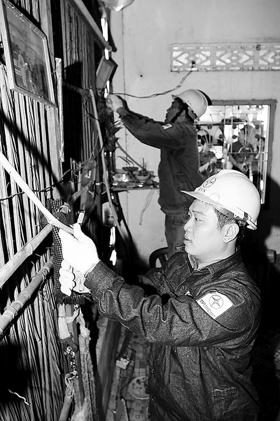Ngành điện thành phố tiếp tục tri ân khách hàng ảnh 2