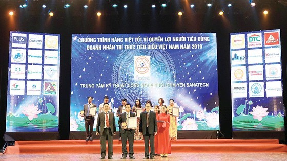 Sanest, Sanest Tourist và Sanatech được vinh danh Tốp 50 Sản phẩm, Dịch vụ vàng ảnh 1
