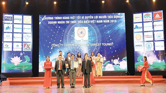 Sanest, Sanest Tourist và Sanatech được vinh danh Tốp 50 Sản phẩm, Dịch vụ vàng ảnh 2