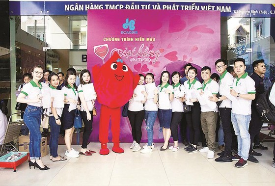 Tập đoàn Xây dựng Hòa Bình tổ chức chương trình “Giọt hồng Yêu thương 2019” thành công tốt đẹp ảnh 3
