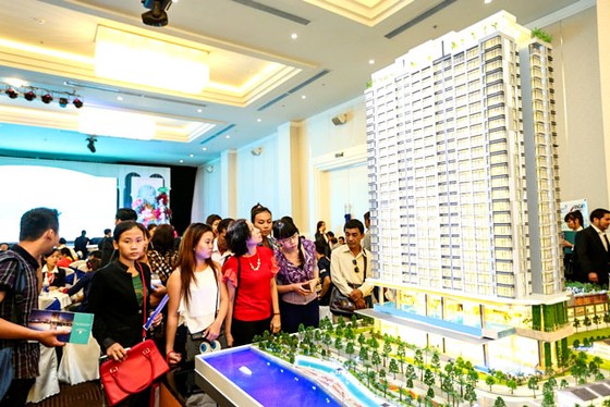 Vốn ngân hàng có nên gánh bất động sản? ảnh 1
