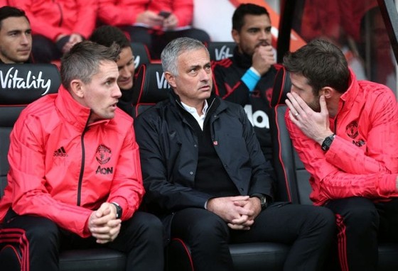 Man United tiết lộ tổn thất khi sa thải Jose Mourinho ảnh 1