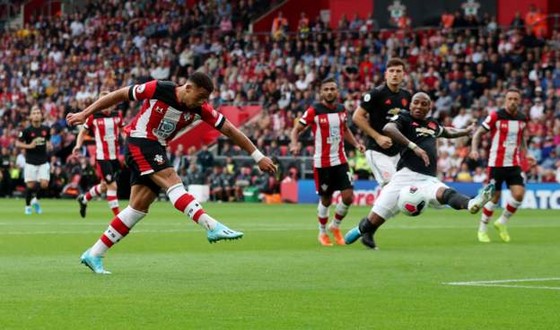 Southampton - Man United 1-1: Daniel James tỏa sáng, Quỷ đỏ đánh rơi chiến thắng ảnh 5