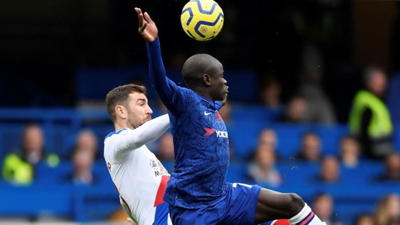Thắng dễ Crystal Palace 2-0, Chelsea vươn lên nhì bảng ảnh 3
