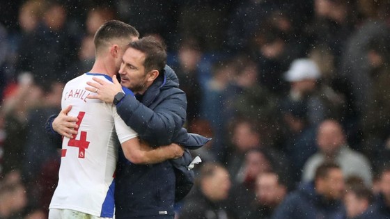 Thắng dễ Crystal Palace 2-0, Chelsea vươn lên nhì bảng ảnh 7