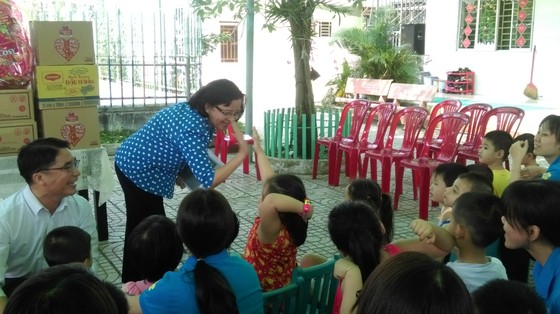 Lãnh đạo TPHCM thăm cơ sở chăm sóc trẻ tự kỷ, khuyết tật ảnh 1