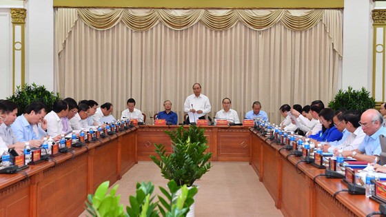 TPHCM nêu 13 kiến nghị với Bộ Chính trị, Chính phủ và Thủ tướng Chính phủ ảnh 1
